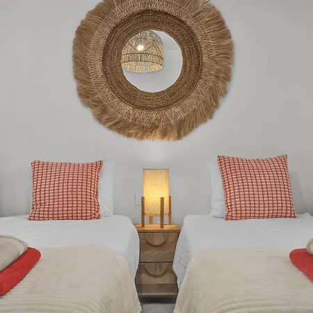 Oasis 325 Estepona