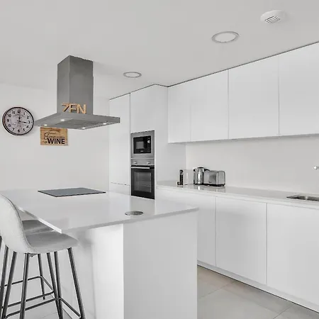 Oasis 325 Estepona